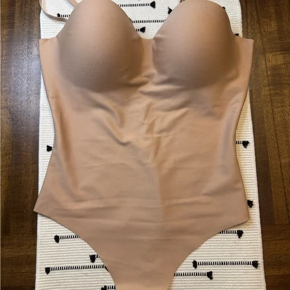 SKIMS Body Molded Underwire Bodysuit in Clay - Picture 3 of 7